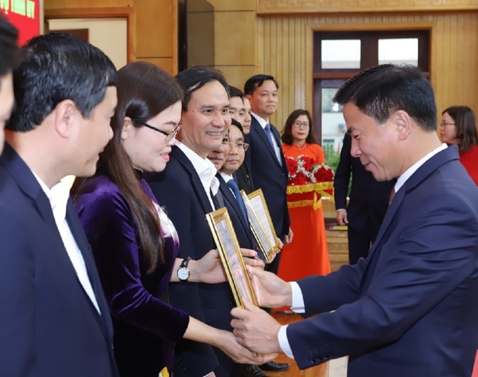 Thanh Hóa điều động, luân chuyển nhiều lãnh đạo chủ chốt cấp sở, huyện - Ảnh 2.