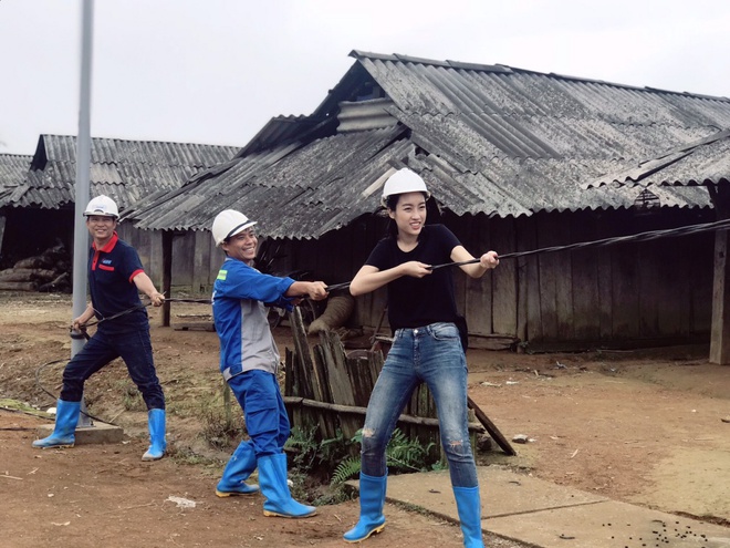 Mỹ nhân Việt duy nhất thắng giải Hoa hậu Nhân ái của Miss World: Nhan sắc thăng hạng, cuộc sống hậu kết hôn ra sao? - Ảnh 2. Mỹ nhân Việt duy nhất thắng giải Hoa hậu Nhân ái của Miss World: Nhan sắc thăng hạng, cuộc sống hậu kết hôn ra sao? - Ảnh 2.