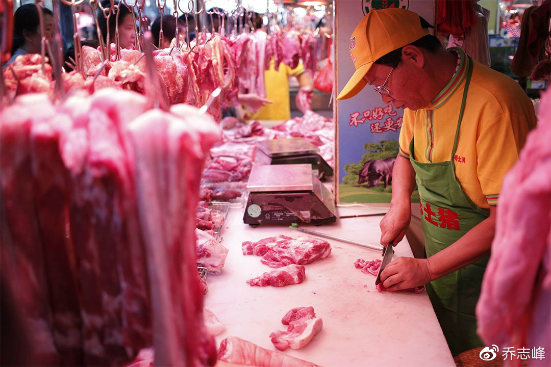 Giấu bằng ĐH danh giá, người đàn ông đi bán thịt lợn trở thành tỷ phú: Từng bị mỉa mai là vết nhơ của trường cũ, 20 năm sau khiến người đời nhìn bằng con mắt khác - Ảnh 2.