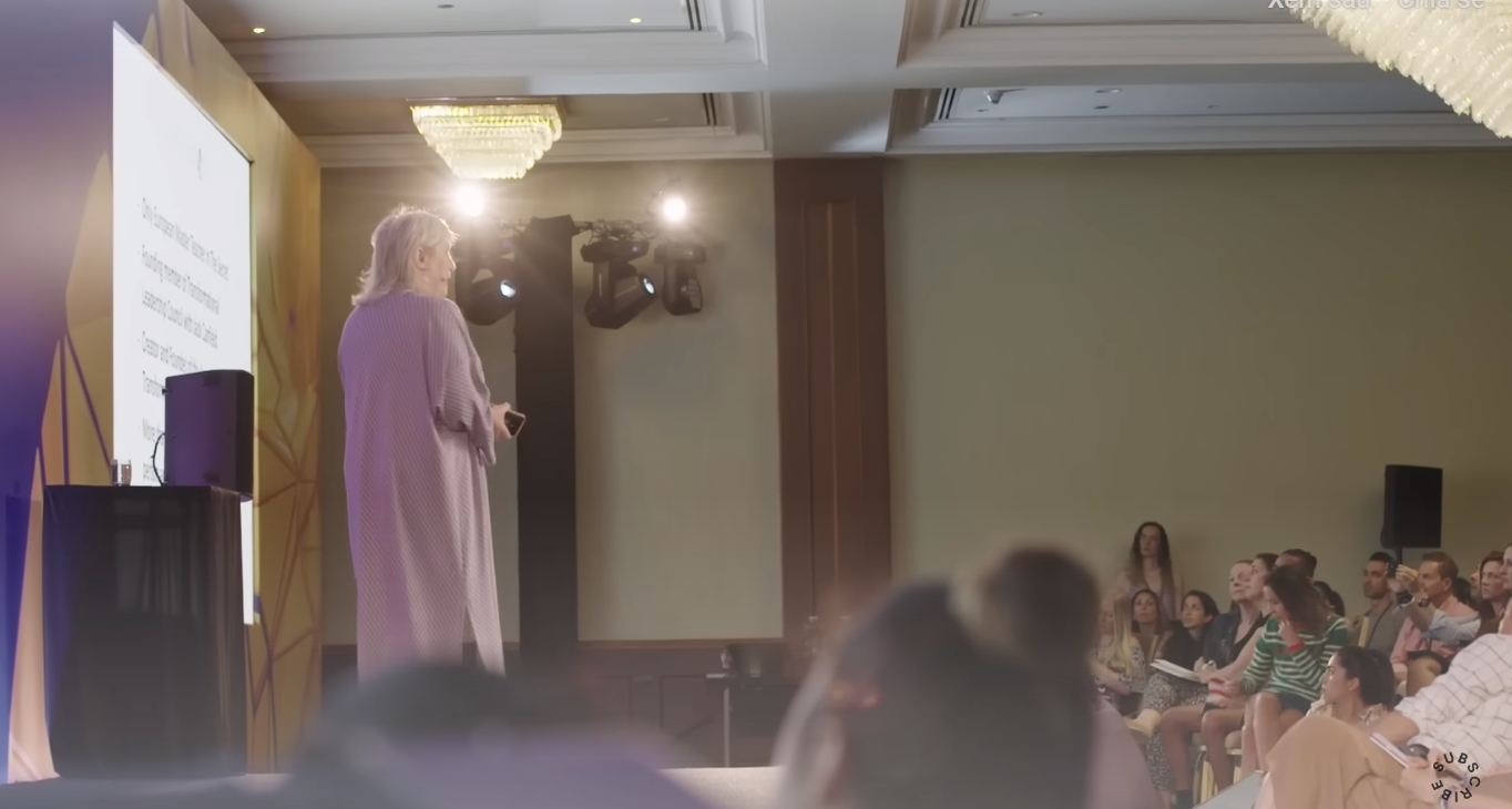 Thâm nhập vào lễ hội bí ẩn chỉ dành cho giới thượng lưu: Vé vào cửa đã lên tới 100 triệu, kỳ quái nhất là hàng trăm người tụ tập để làm 1 việc - Ảnh 2.