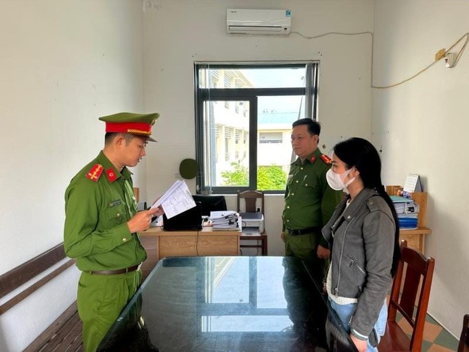 Bị khởi tố vì tiêu tiền của người khác chuyển nhầm vào tài khoản - Ảnh 1. Bị khởi tố vì tiêu tiền của người khác chuyển nhầm vào tài khoản - Ảnh 1.