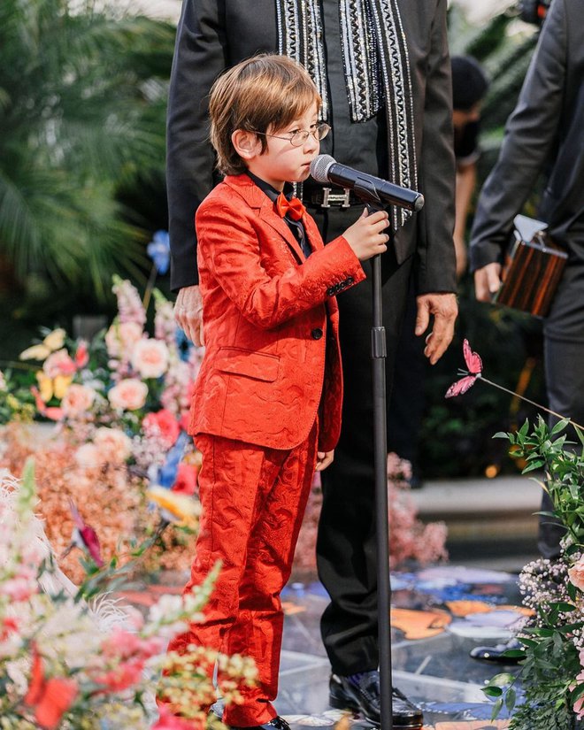 Cậu ấm nhà nữ tỷ phú Mimi Morris: Sinh ra từ vạch đích khi bố mẹ sở hữu khối tài sản đến 1 tỷ USD, cuộc sống xa hoa miễn bàn - Ảnh 7. Cậu ấm nhà nữ tỷ phú Mimi Morris: Sinh ra từ vạch đích khi bố mẹ sở hữu khối tài sản đến 1 tỷ USD, cuộc sống xa hoa miễn bàn - Ảnh 7.