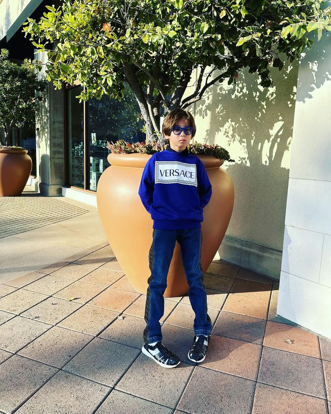 Cậu ấm nhà nữ tỷ phú Mimi Morris: Sinh ra từ vạch đích khi bố mẹ sở hữu khối tài sản đến 1 tỷ USD, cuộc sống xa hoa miễn bàn - Ảnh 6. Cậu ấm nhà nữ tỷ phú Mimi Morris: Sinh ra từ vạch đích khi bố mẹ sở hữu khối tài sản đến 1 tỷ USD, cuộc sống xa hoa miễn bàn - Ảnh 6.