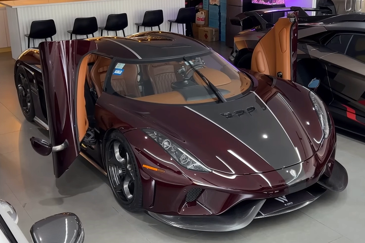 Koenigsegg Regera giá 200 tỷ của đại gia Hoàng Kim Khánh lộ tung tích sau 8 tháng: Đang sang Thụy Điển bảo dưỡng - Ảnh 3. Koenigsegg Regera giá 200 tỷ của đại gia Hoàng Kim Khánh lộ tung tích sau 8 tháng: Đang sang Thụy Điển bảo dưỡng - Ảnh 3.