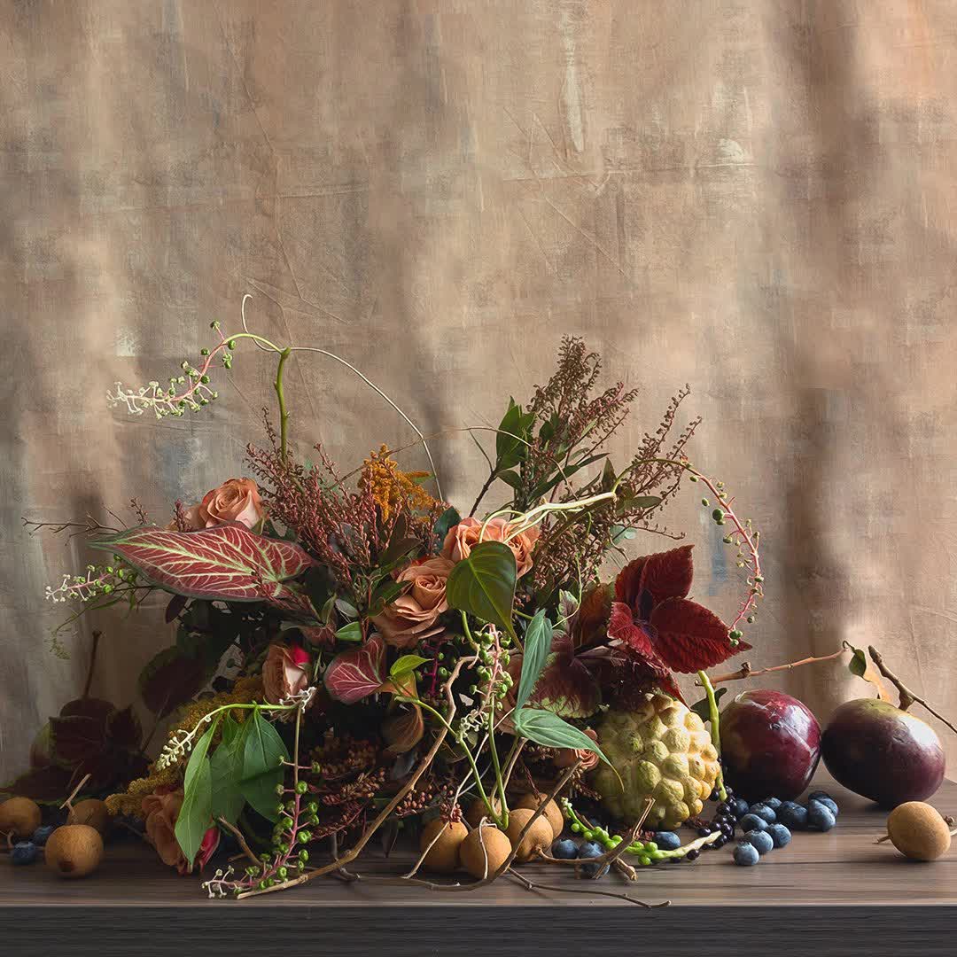 Nixon Tran - Nghệ nhân cắm hoa Việt kiều về nước và phát triển nghệ thuật “chơi hoa cùng rau muống, vú sữa,…” nhờ một lần đi chợ - Ảnh 11. Nixon Tran - Nghệ nhân cắm hoa Việt kiều về nước và phát triển nghệ thuật “chơi hoa cùng rau muống, vú sữa,…” nhờ một lần đi chợ - Ảnh 11.