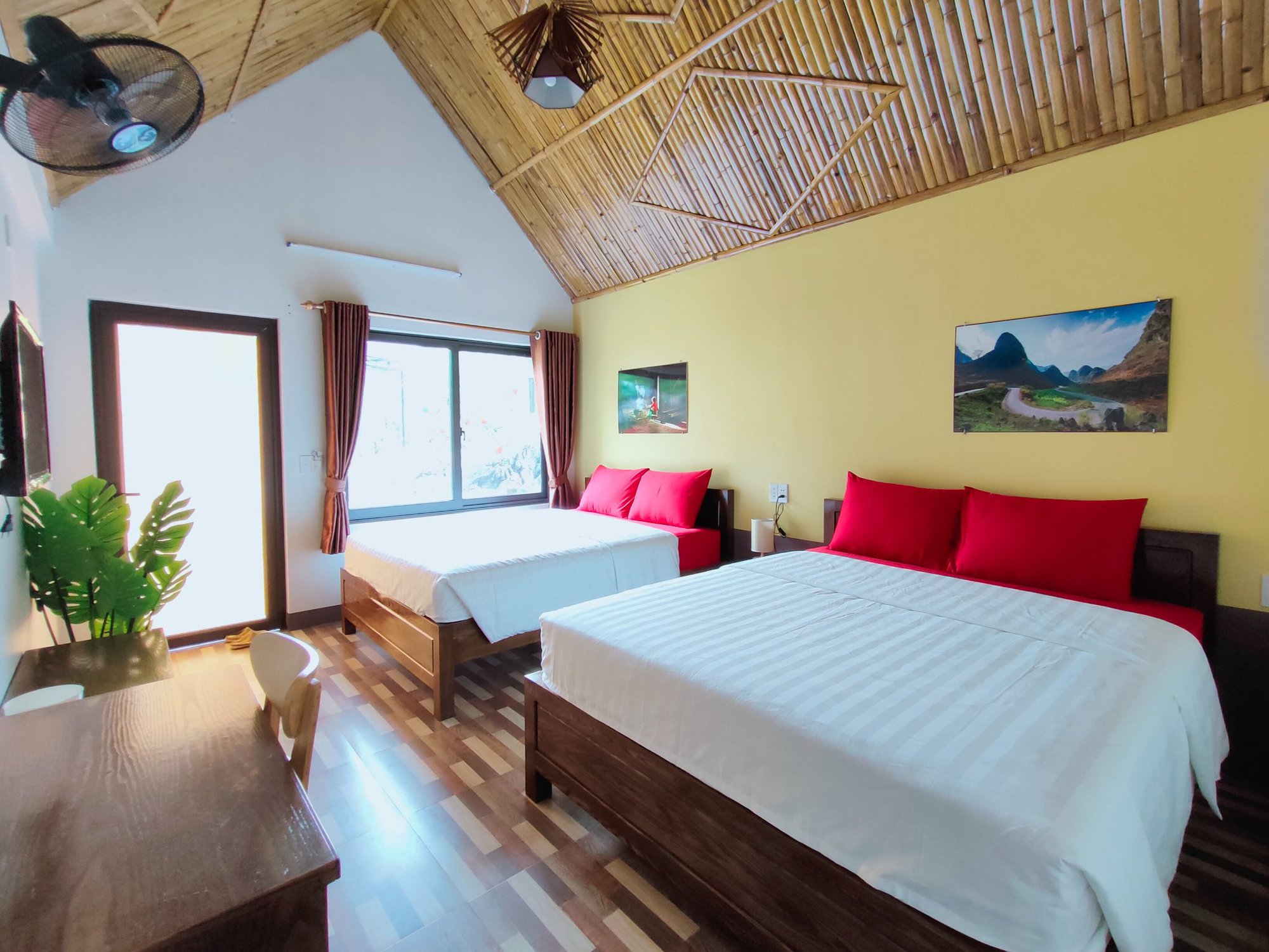 Tháng 3 lên Hà Giang ngắm cao nguyên đá bừng sắc đỏ thì nhất định đừng bỏ qua những điểm lưu trú này - Ảnh 6.