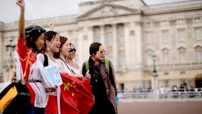 Du lịch Việt ngóng khách Trung Quốc: Miếng bánh tỷ USD khó thay thế? - Ảnh 1. Du lịch Việt ngóng khách Trung Quốc: Miếng bánh tỷ USD khó thay thế? - Ảnh 1.