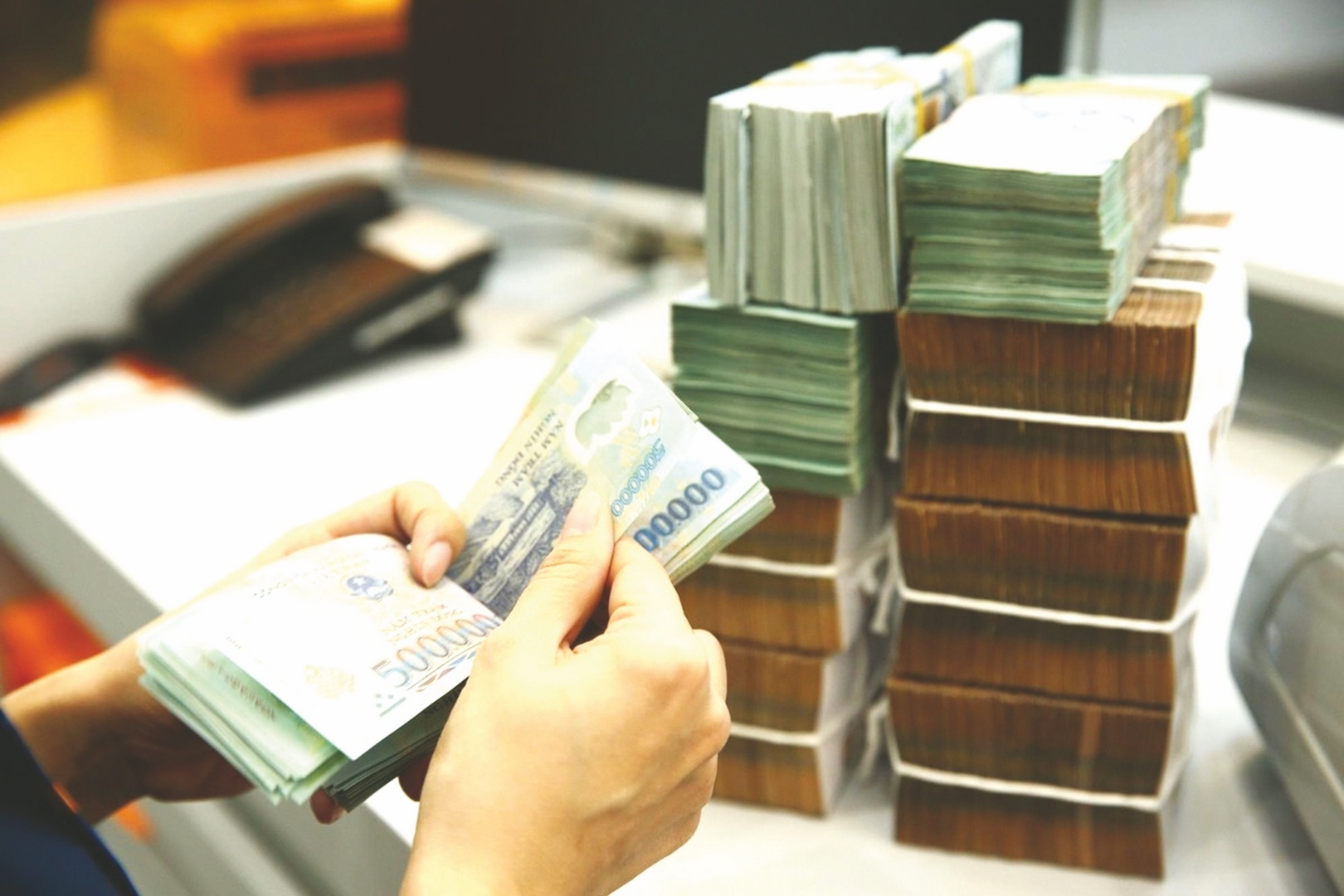 Không nên cơ cấu, giãn nợ đại trà - Ảnh 1. Không nên cơ cấu, giãn nợ đại trà - Ảnh 1.