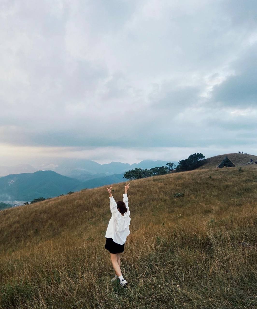 Dân mạng thi nhau truy lùng toạ độ check-in của Đen Vâu: Cả ngọn đồi xanh mướt cứ ngỡ đồng cỏ Windows - Ảnh 16.