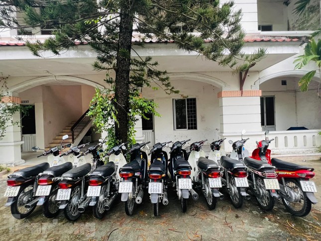 Bộ sưu tập xe máy biển đẹp của tay chơi xứ Huế - Ảnh 3.