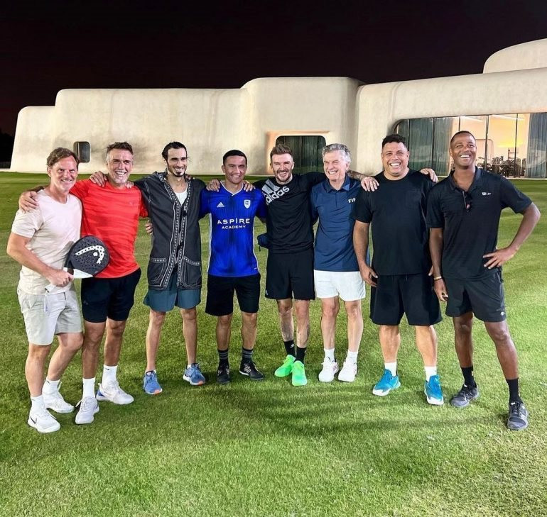 Sống trong hoàng gia cơ ngơi 300 tỷ USD, hoàng tử Qatar nổi tiếng kín đáo nay ‘chơi lớn’ bỏ 6 tỷ USD mua CLB Manchester United vì đam mê - Ảnh 3.