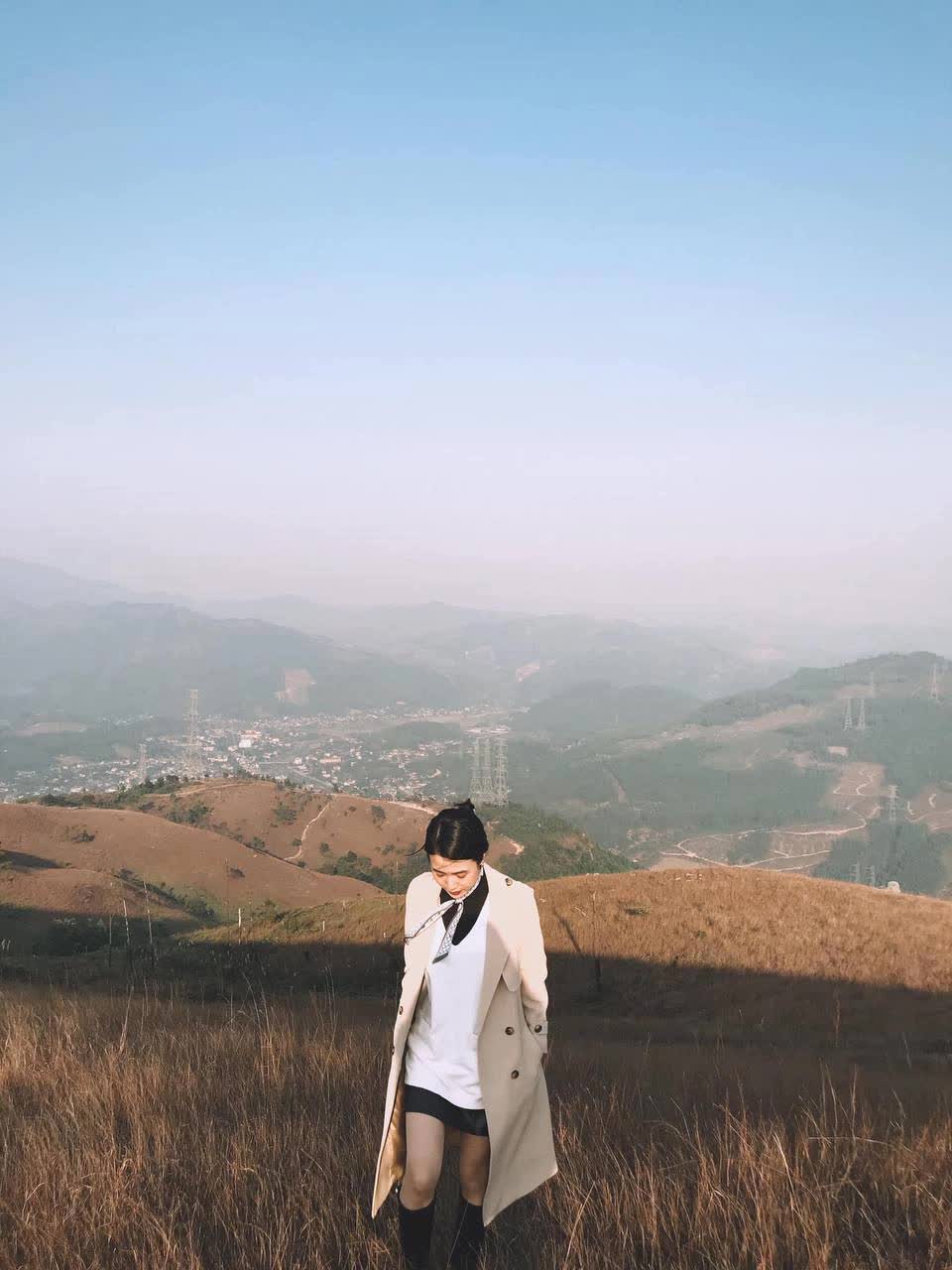 Dân mạng thi nhau truy lùng toạ độ check-in của Đen Vâu: Cả ngọn đồi xanh mướt cứ ngỡ đồng cỏ Windows - Ảnh 14.