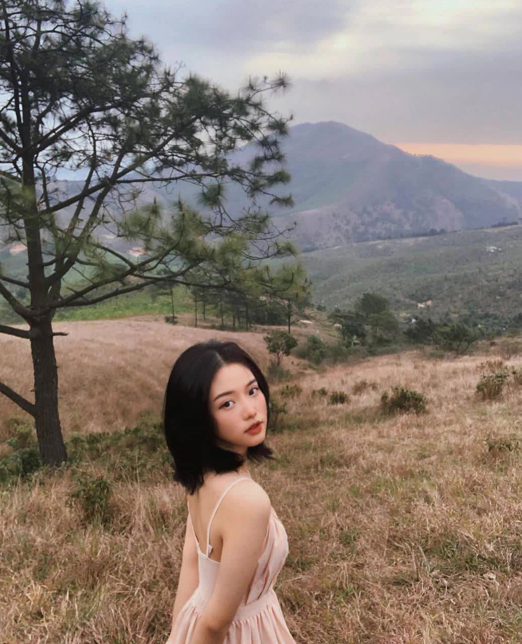 Dân mạng thi nhau truy lùng toạ độ check-in của Đen Vâu: Cả ngọn đồi xanh mướt cứ ngỡ đồng cỏ Windows - Ảnh 13.