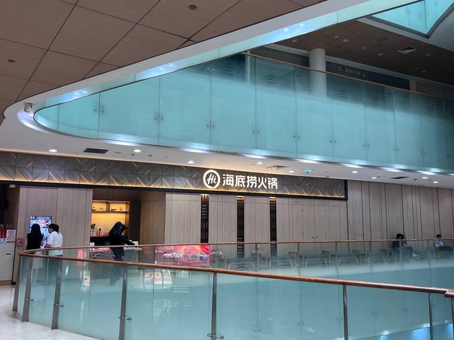 Giải mã lý do toà nhà trái bắp Bitexco dần bị quên lãng, tiếc nuối thay địa điểm ăn chơi một thời của giới trẻ - Ảnh 9.