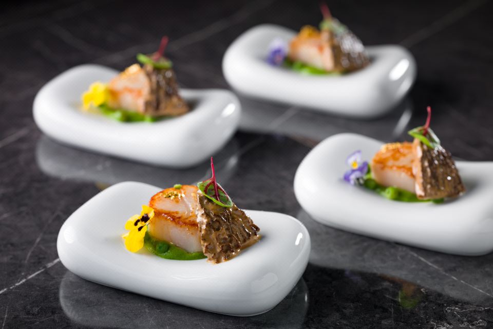 Có gì bên trong căn phòng dành cho giới siêu giàu được thiết kế bởi huyền thoại David Beckham: Mỗi đêm nghỉ trị giá cả gia tài - Ảnh 13.