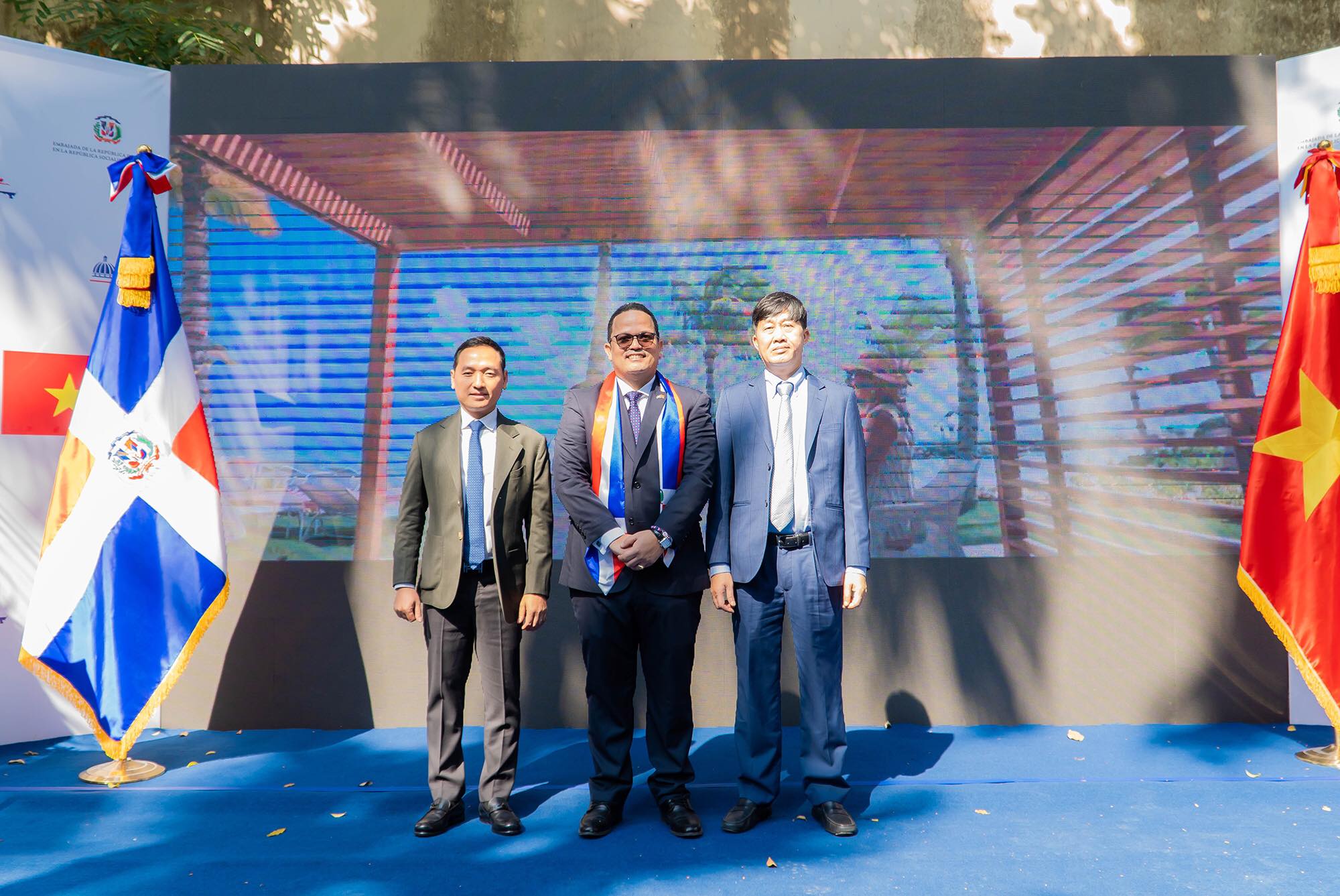 Viglacera sẽ khảo sát lập phương án đầu tư tại Dominica - Ảnh 3. Viglacera sẽ khảo sát lập phương án đầu tư tại Dominica - Ảnh 3.