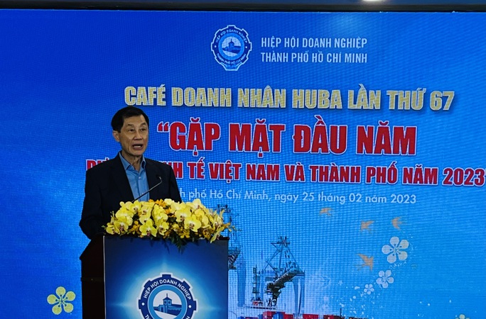 Vua hàng hiệu Johnathan Hạnh Nguyễn động viên các doanh nghiệp đừng hoang mang - Ảnh 1. Vua hàng hiệu Johnathan Hạnh Nguyễn động viên các doanh nghiệp đừng hoang mang - Ảnh 1.
