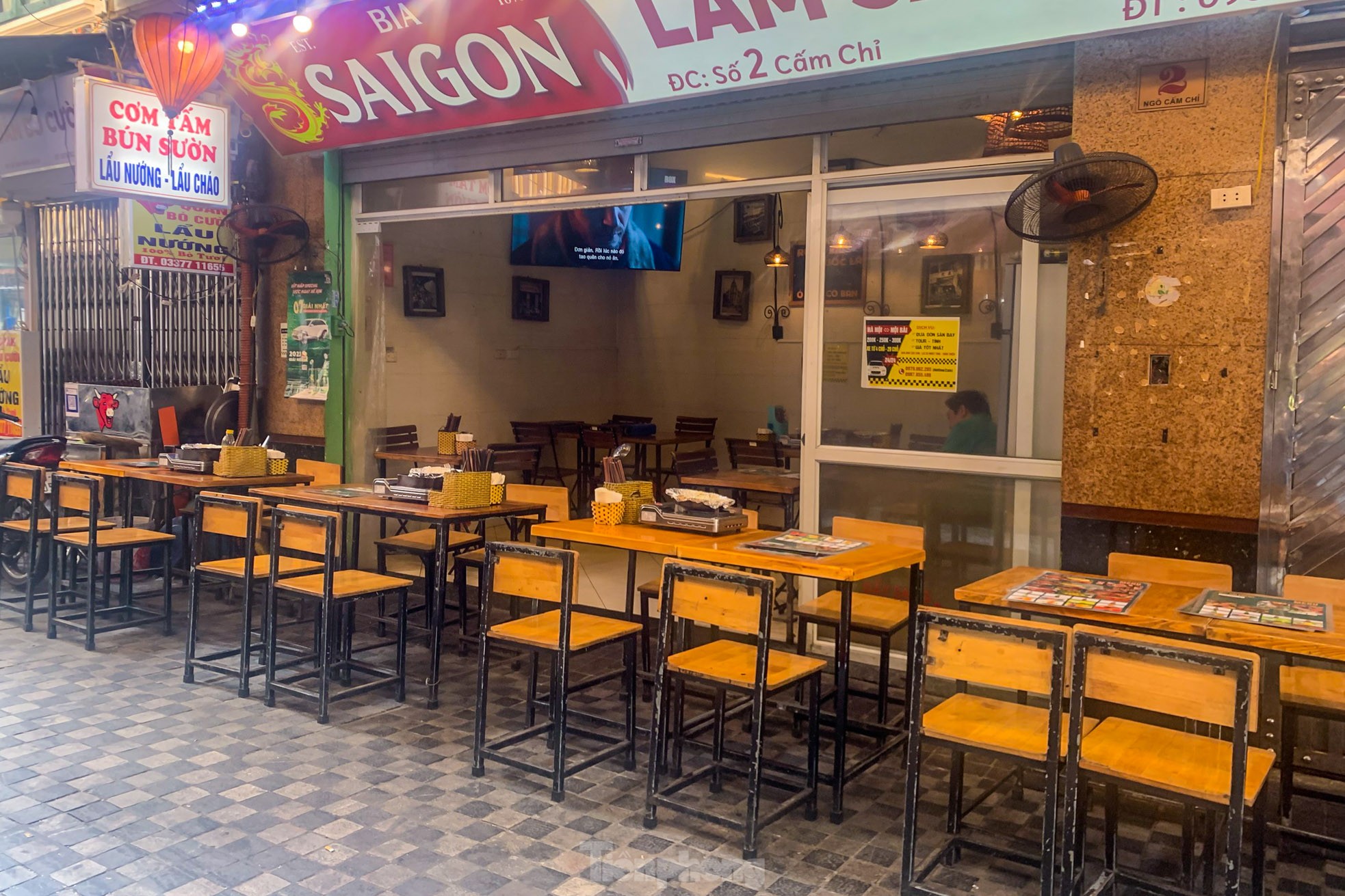 Hàng quán ế chỏng chơ vì khách nhậu sợ kiểm tra nồng độ cồn quá gắt - Ảnh 11.