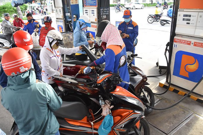 Hai bộ giải trình về xăng dầu - Ảnh 1. Hai bộ giải trình về xăng dầu - Ảnh 1.