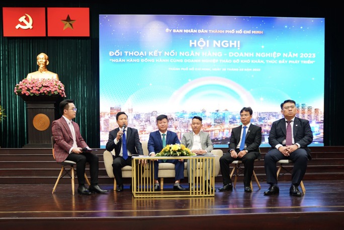 Ngân hàng cam kết tung 11.000 tỉ đồng cho vay lãi suất từ 7%/năm - Ảnh 1. Ngân hàng cam kết tung 11.000 tỉ đồng cho vay lãi suất từ 7%/năm - Ảnh 1.