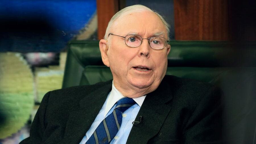 Elon Musk có động thái ‘lạ’ với huyền thoại đầu tư Warren Buffett trước thềm trở lại vị trí tỷ phú giàu top 1 thế giới - Ảnh 3. Elon Musk có động thái ‘lạ’ với huyền thoại đầu tư Warren Buffett trước thềm trở lại vị trí tỷ phú giàu top 1 thế giới - Ảnh 3.