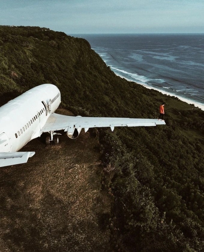 Máy bay hết đát được tân trang thành biệt thự tựa vách núi, giá thuê 170 triệu đồng/ngày nhưng nhìn thôi đã mê - Ảnh 2. Máy bay hết đát được tân trang thành biệt thự tựa vách núi, giá thuê 170 triệu đồng/ngày nhưng nhìn thôi đã mê - Ảnh 2.