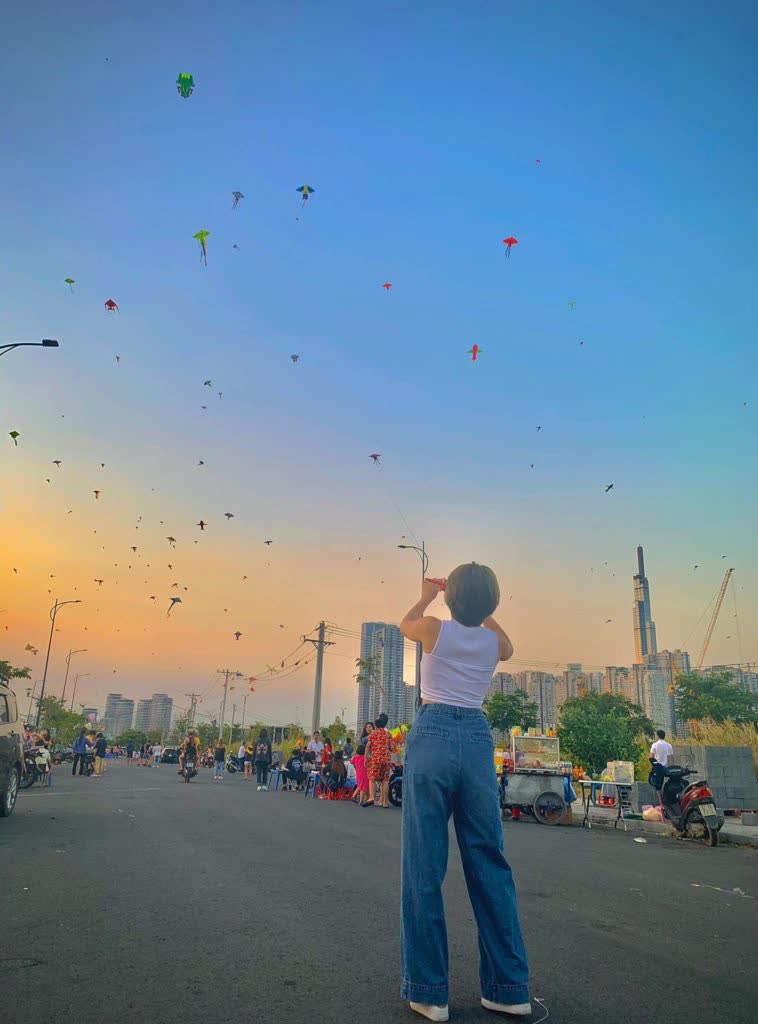 Điểm qua các nơi từ bình dân đến sang chảnh lý tưởng để ngắm cảnh bên sông tại bến Bạch Đằng - thú thư giãn rầm rộ quay trở lại - Ảnh 15.