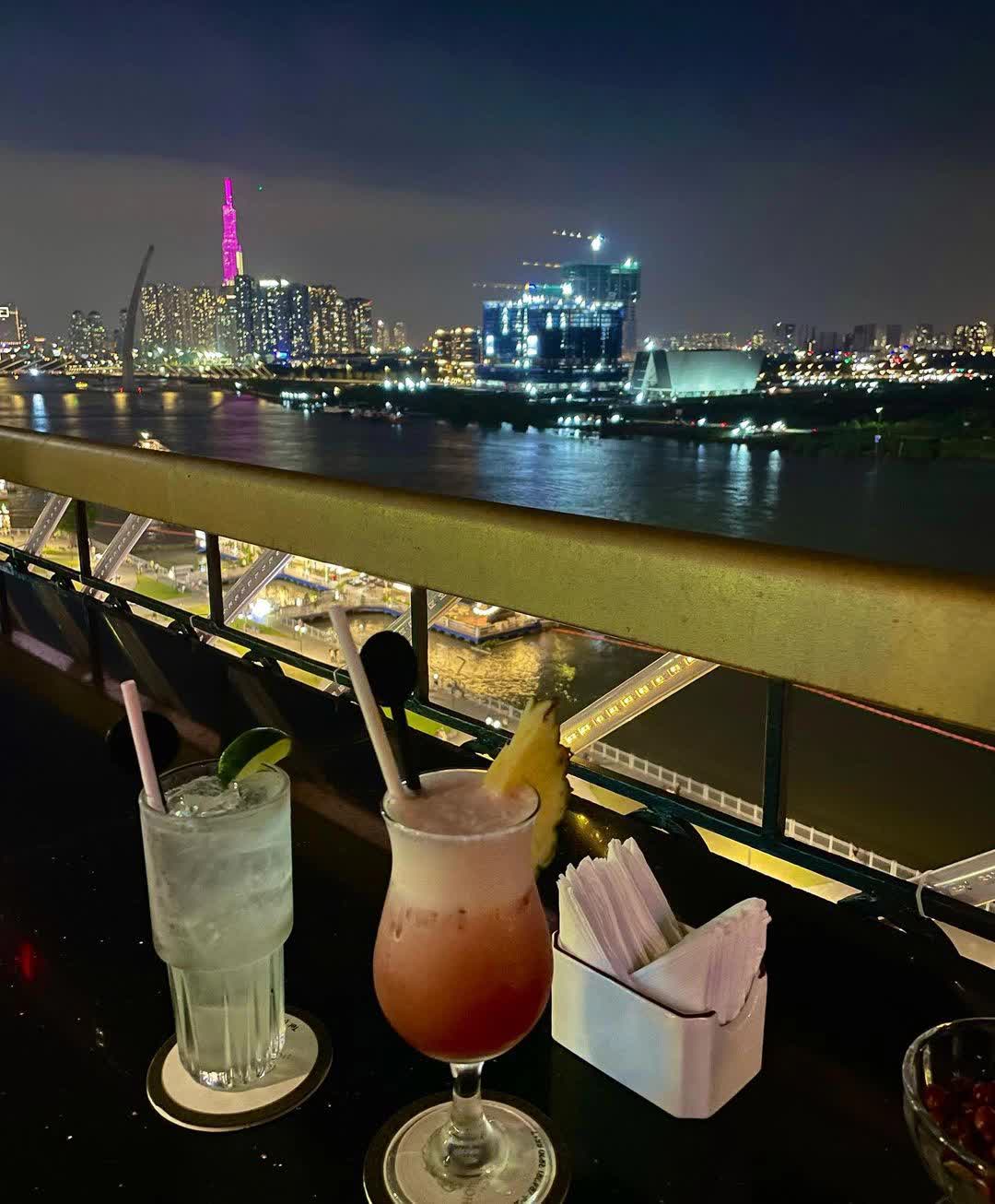 Điểm qua các nơi từ bình dân đến sang chảnh lý tưởng để ngắm cảnh bên sông tại bến Bạch Đằng - thú thư giãn rầm rộ quay trở lại - Ảnh 33.