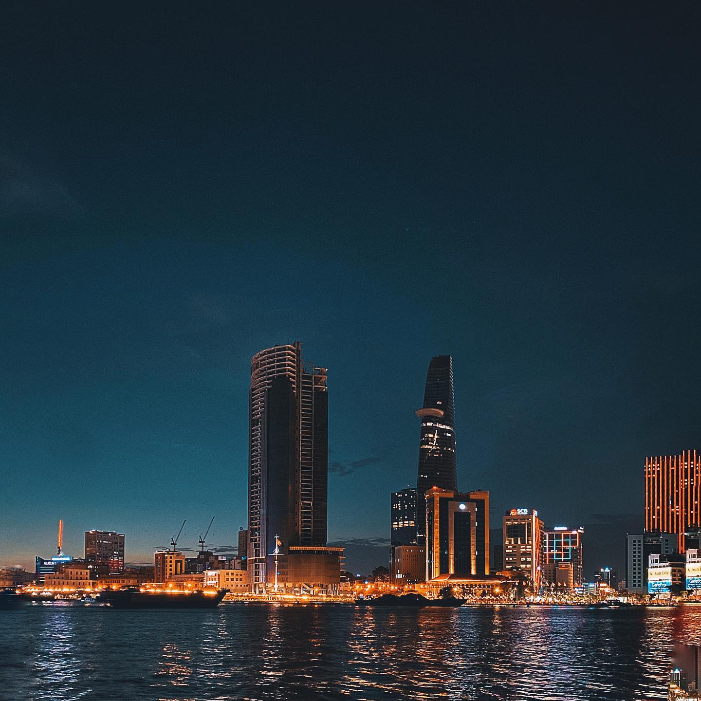 Điểm qua các nơi từ bình dân đến sang chảnh lý tưởng để ngắm cảnh bên sông tại bến Bạch Đằng - thú thư giãn rầm rộ quay trở lại - Ảnh 9.