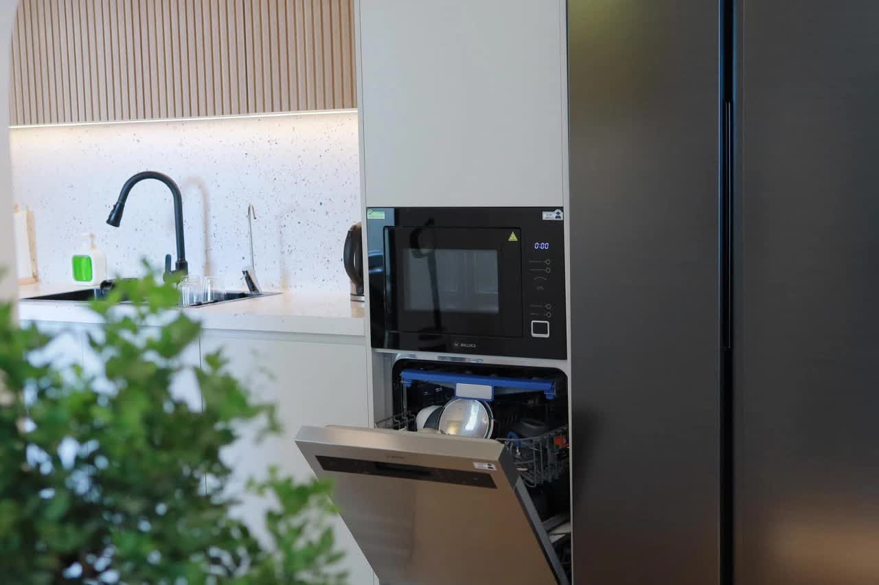 Thường xuyên mệt mỏi sau giờ làm, người trẻ mạnh tay chi tiền mua thiết bị thông minh để nhàn hơn - Ảnh 1.