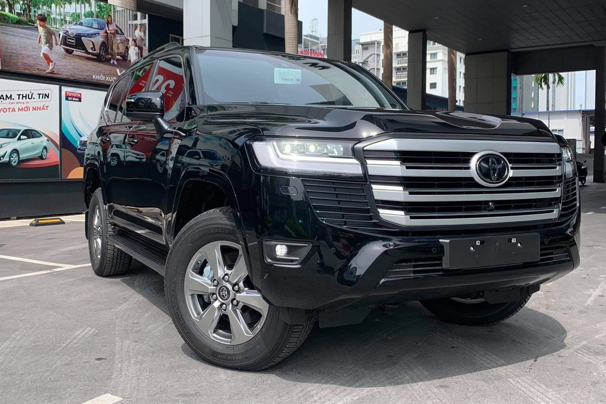 Mercedes-Benz GLS 2023 lộ thiết kế: Là xe Mẹc nhưng rất... Land Cruiser - Ảnh 2. Mercedes-Benz GLS 2023 lộ thiết kế: Là xe Mẹc nhưng rất... Land Cruiser - Ảnh 2.