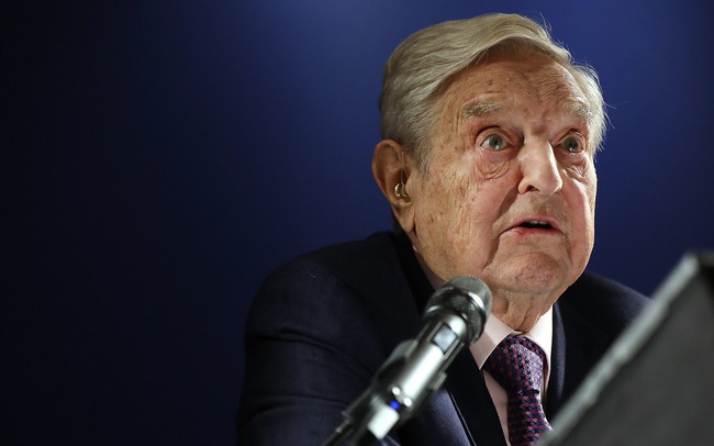 Triết lý làm giàu của ông trùm đầu cơ từng ‘phá sập’ ngân hàng Anh, kiếm 1 tỷ USD trong 24h: Luôn tìm kiếm cơ hội độc nhất, tạo lợi thế trọn đời bằng 4 cách này - Ảnh 1.