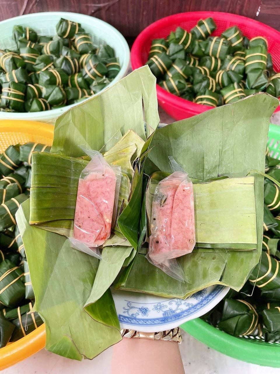 Món nem chua bị chê ‘9 nghìn lá 1 nghìn nem’: Dân mạng lập tức lên tiếng giải oan - Ảnh 8.