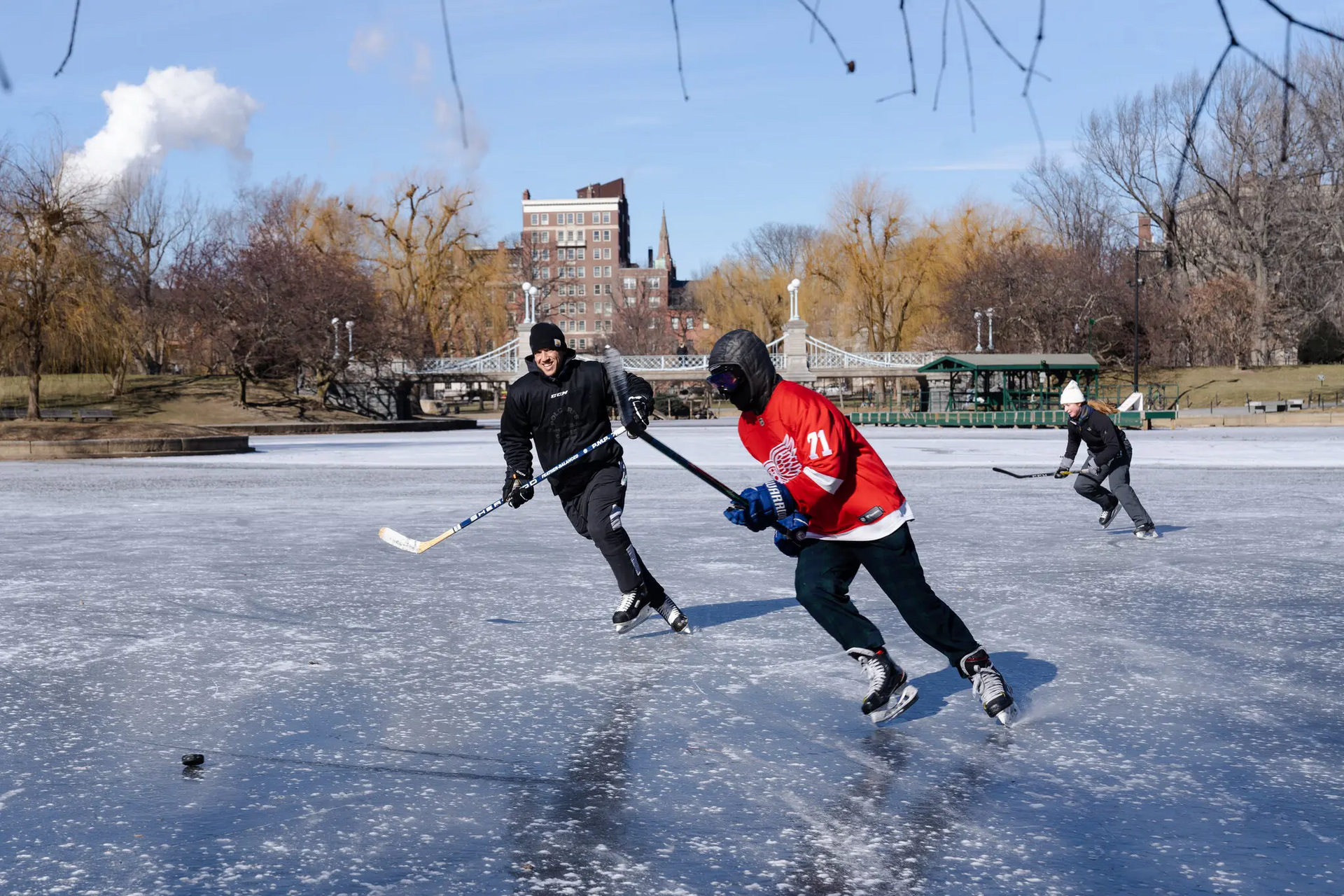 Thứ gì đang càn quét thế giới, khiến cuộc sống hàng triệu người đảo lộn chỉ trong sớm chiều? - Ảnh 3. Thứ gì đang càn quét thế giới, khiến cuộc sống hàng triệu người đảo lộn chỉ trong sớm chiều? - Ảnh 3.