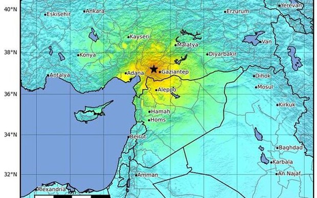  Hiện trường động đất rung chuyển Thổ Nhĩ Kỳ: Người dân la hét cầu cứu và tháo chạy trong hoảng loạn - Ảnh 1.