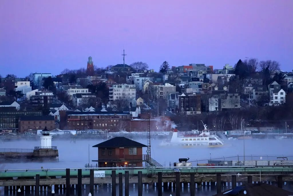 Thứ gì đang càn quét thế giới, khiến cuộc sống hàng triệu người đảo lộn chỉ trong sớm chiều? - Ảnh 1. Thứ gì đang càn quét thế giới, khiến cuộc sống hàng triệu người đảo lộn chỉ trong sớm chiều? - Ảnh 1.