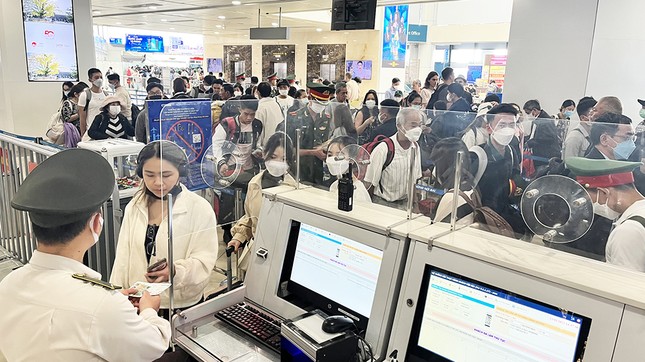 Cục Hàng không lên tiếng việc khách phải mua vé máy bay quá đắt - Ảnh 1. Cục Hàng không lên tiếng việc khách phải mua vé máy bay quá đắt - Ảnh 1.