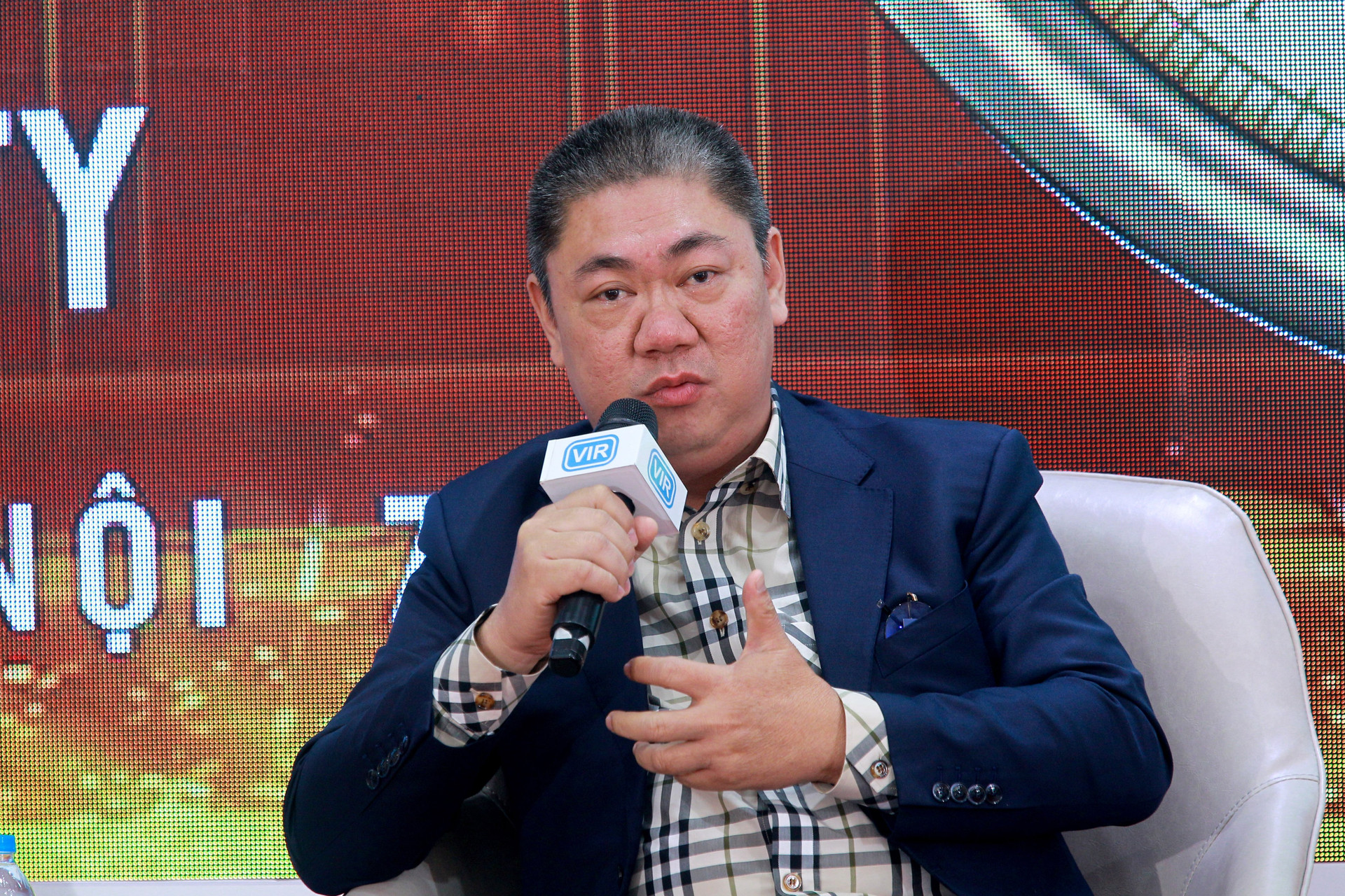 Giám đốc Dragon Capital: Cơ hội xuất hiện khi ai cũng sợ đầu tư chứng khoán, 3 nhóm cổ phiếu tiềm năng có thể bật tăng mạnh - Ảnh 1. Giám đốc Dragon Capital: Cơ hội xuất hiện khi ai cũng sợ đầu tư chứng khoán, 3 nhóm cổ phiếu tiềm năng có thể bật tăng mạnh - Ảnh 1.
