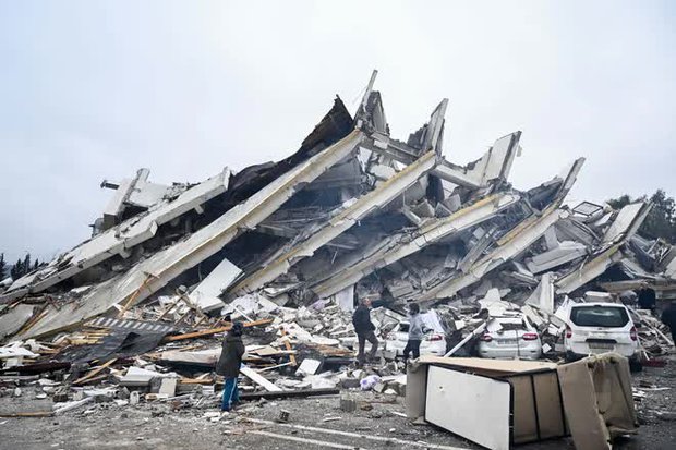 Clip: Khoảnh khắc kinh hoàng do trận động đất lịch sử tại Thổ Nhĩ Kỳ và Syria gây ra khiến gần 4.000 người thiệt mạng - Ảnh 3.