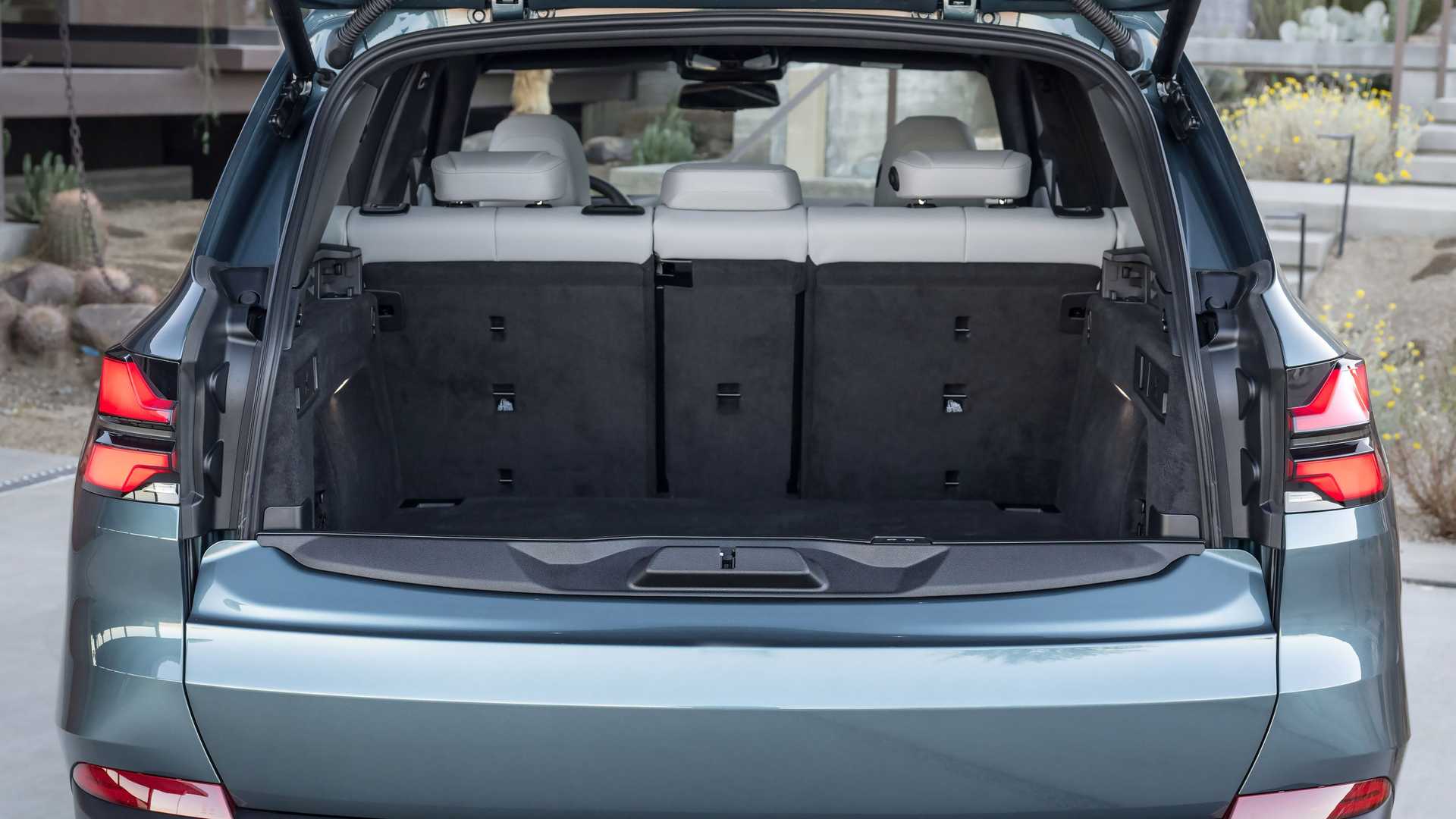 BMW X5 và X6 2024 ra mắt: Bỏ cần số pha lê, màn hình như 7-Series, cặp đối thủ khó chịu của Mercedes - Ảnh 13.