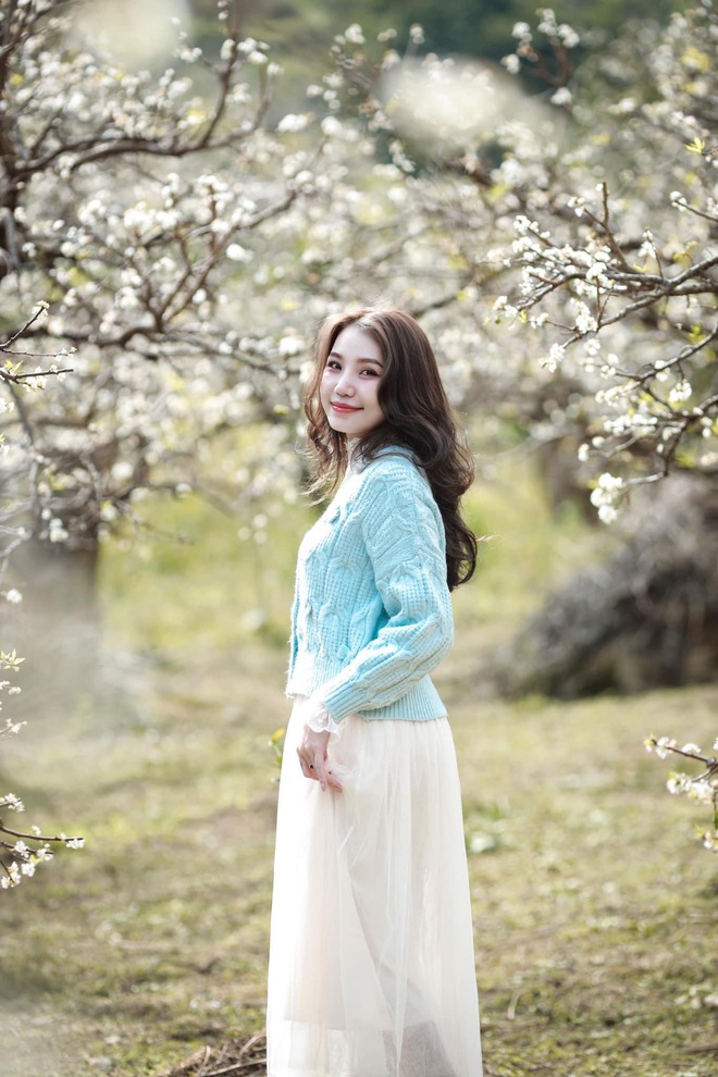 Mộc Châu trở thành điểm siêu hot dịp đầu xuân với những cây hoa mận phủ trắng núi đồi - Ảnh 20.