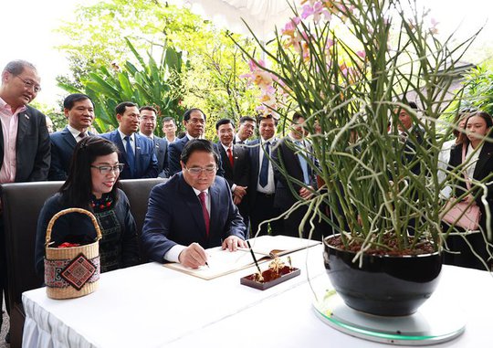 Lễ đón Thủ tướng Phạm Minh Chính thăm chính thức Singapore - Ảnh 8.