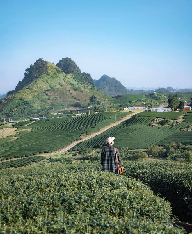 Travel blogger bóc mẽ sự thật đằng sau những thước phim sống ảo trên mạng, cảm giác chỉ có ai đi du lịch một mình mới hiểu - Ảnh 1.