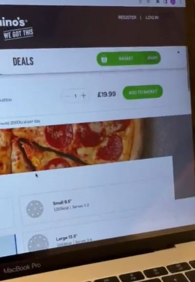 Chàng trai người Anh bay sang Ý để ăn pizza còn rẻ hơn order tại quê nhà - người Việt cũng từng có chiêu hack giá không kém - Ảnh 1.