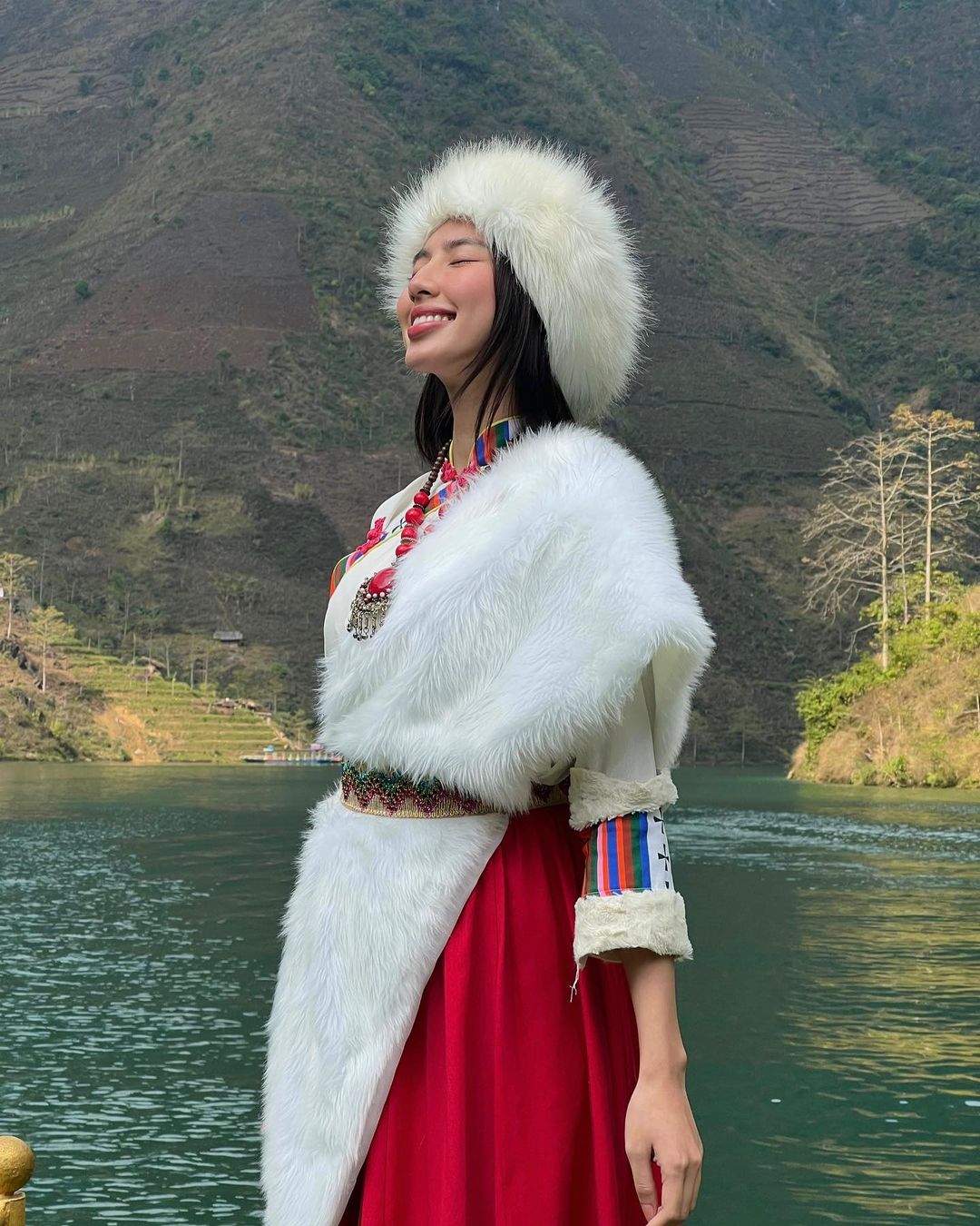 Dòng sông Nho Quế ở Hà Giang có gì hấp dẫn mà khiến Hoa hậu Thùy Tiên ngỡ ngàng ngay khi đặt chân đến? - Ảnh 5.