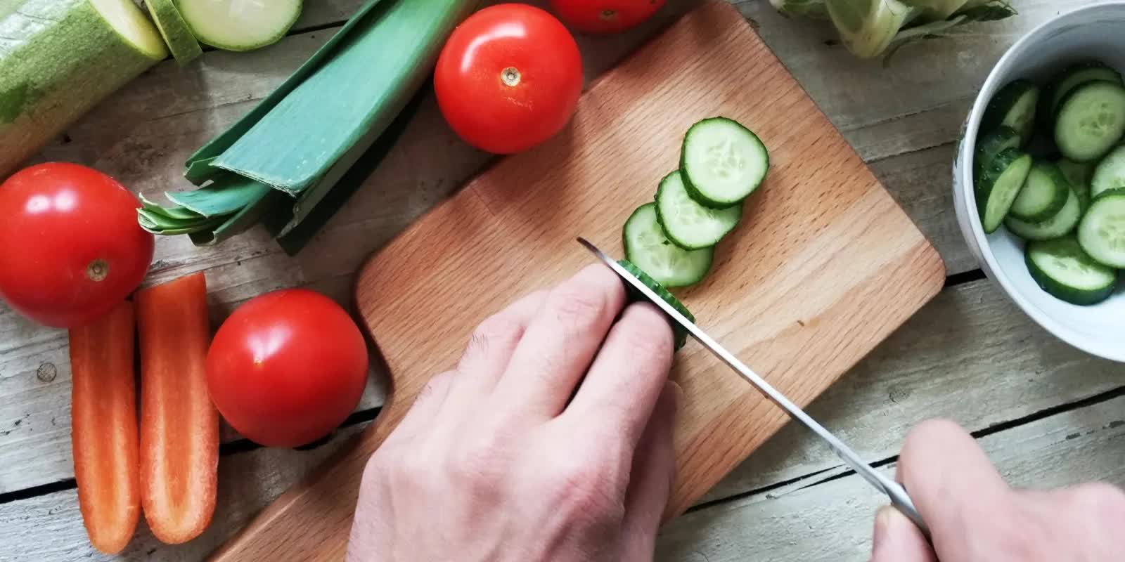 Triệu phú tự thân tiết lộ 7 cách tiết kiệm 50% lương: Ít ai biết đầu tư cũng chính là tiết kiệm, nằm lòng thì thu nhập 20 triệu giữ 10 triệu không khó - Ảnh 2.