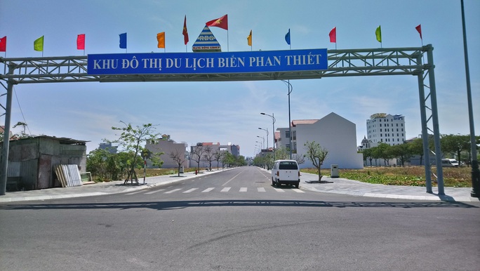 Khởi tố vụ án liên quan Khu Đô thị du lịch biển của Tập đoàn Rạng Đông - Ảnh 2. Khởi tố vụ án liên quan Khu Đô thị du lịch biển của Tập đoàn Rạng Đông - Ảnh 2.