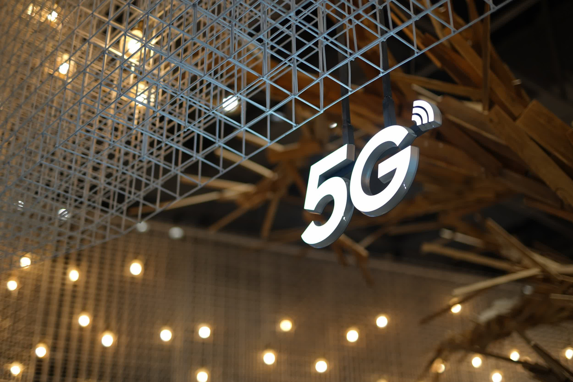 Đã có hơn 1 tỷ người dùng di động kết nối 5G trên toàn cầu - Ảnh 1.