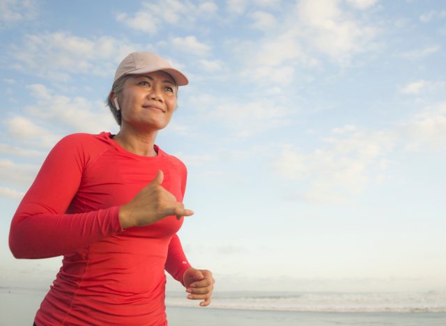 Thói quen chạy hàng ngày ảnh hưởng gì đến cơ thể bạn sau 50 tuổi? - Ảnh 2.