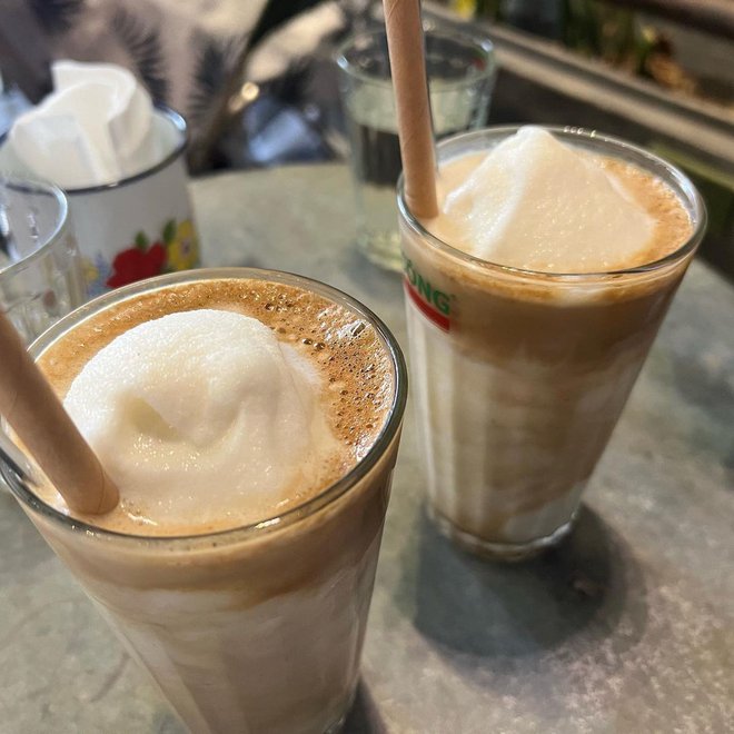 Cà phê cốt dừa Việt Nam: Từng xuất hiện trên truyền hình Hàn Quốc, khách nước ngoài mê mẩn ngay lần đầu uống thử - Ảnh 6.